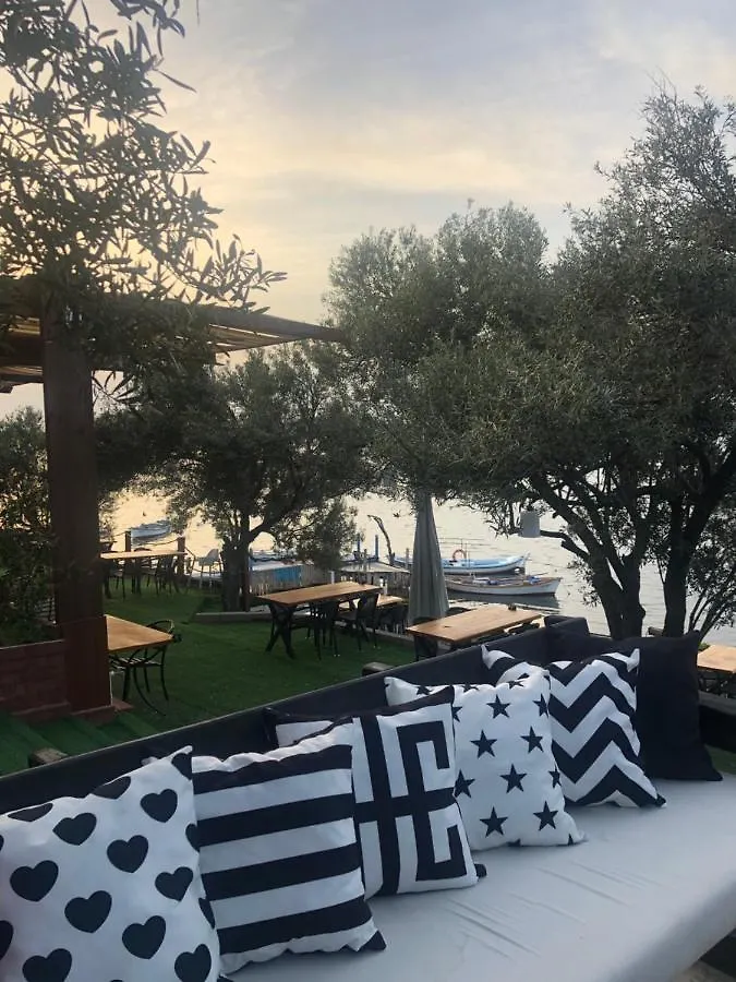 Qcunda Otel Ayvalik